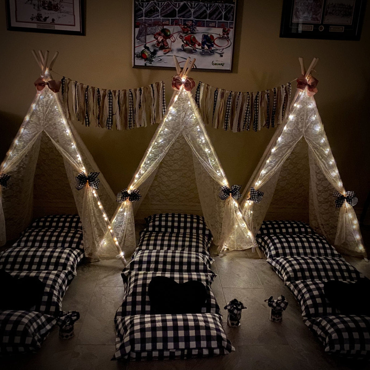 Black and White Plaid Glamping Tent Bundle, Buffalo Check Christmas Decorations, Party Bundle Gift